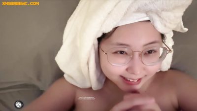 Phim sex không che em teen vú đẹp làm tình bú cặc dâm vô cùng